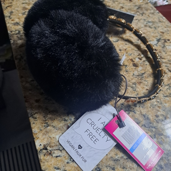 Vince Camuto Ear muffs - Picture 6 of 10